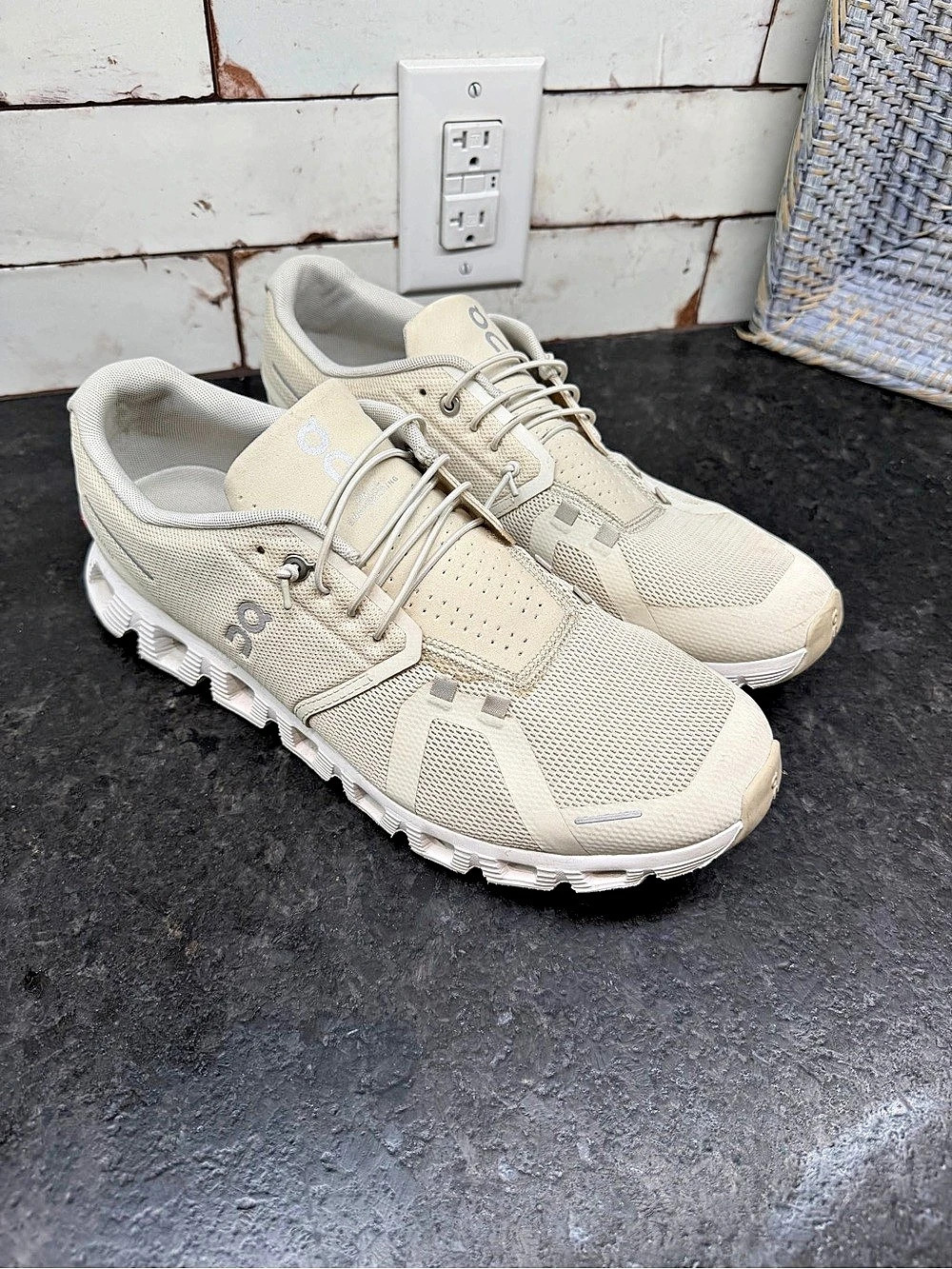 On Cloud 5 Running Shoes White Cream Men’s 11.5 - Picture 2 of 5